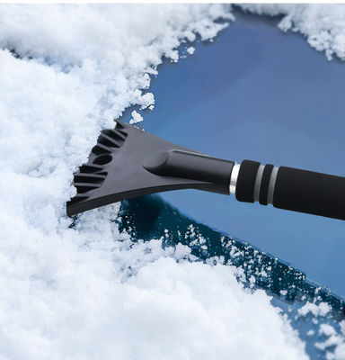 Jendela mobil yang bisa dilepas Salju Ice Scraper Sikat dengan genggaman busa dan Pivoting Head Sample