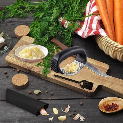 Kompak dapur gadget 11 * 5.1 * 7.2cm Food Grade stainless steel bawang putih Press
