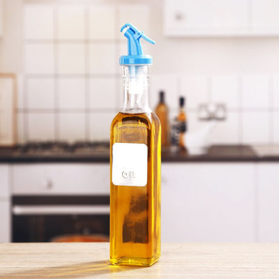 Peralatan Masak Lainnya Square Botol Minyak Kaca Putih Tinggi Dengan Nozzle Logo Disesuaikan