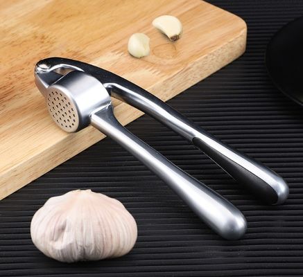 Dapur Berkelanjutan Harus Memiliki Chrome-Faced Zinc Alloy Manual Garlic Press untuk Hasil