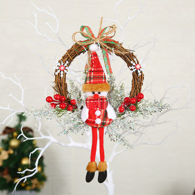 Bawalah Kebahagiaan ke Rumah Anda dengan Bunga Natal yang Merry ini dari Red Berries dan Pine Cones