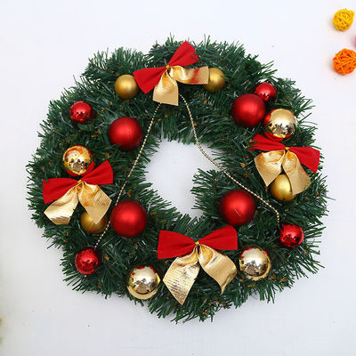Bawalah Kebahagiaan ke Rumah Anda dengan Bunga Natal yang Merry ini dari Red Berries dan Pine Cones