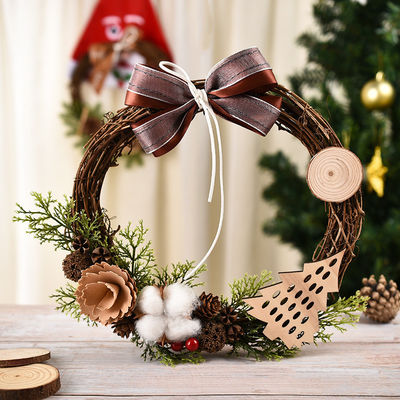 Kain Plush dan Plastik Natal Pinecone Wreath untuk Dekorasi Natal Luar Ruang