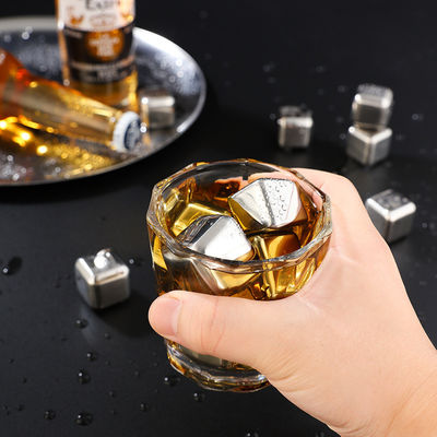 Di stok 304 stainless steel Whiskey Stone Gift Set 8pcs / set untuk dingin anggur merah