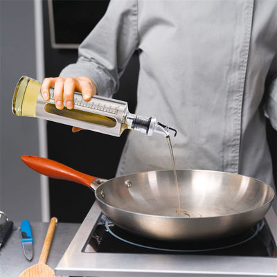 500ml Kapasitas Perak Stainless Steel Dispenser Minyak Zaitun Botol Kaca dengan Tuang Spout