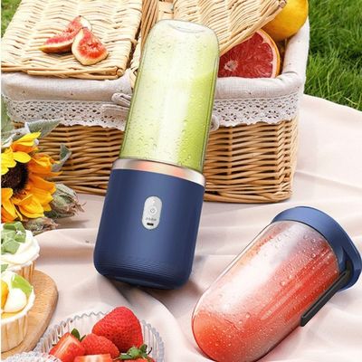 Multifunctional USB Charging Mini Juicer untuk Menggabungkan dan Memeras Buah secara Efisien